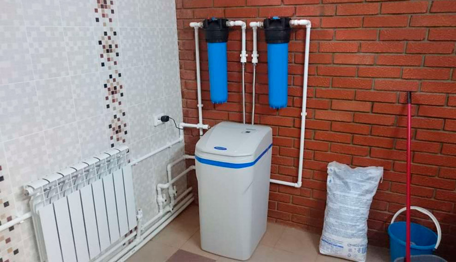 установленый умягчитель WaterBox монтаж фильра умягчения WaterBox